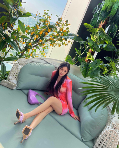 韩国女歌手孝敏