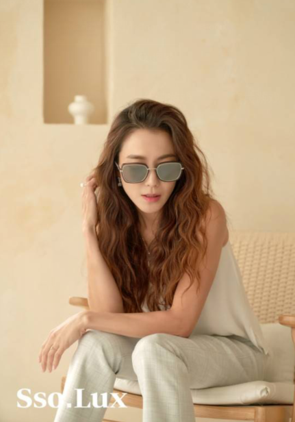 韩国女艺人李素妍