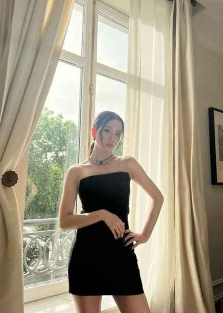 BLACKPINK成员JISOO