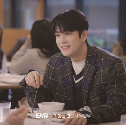 《非常律师禹英祦》