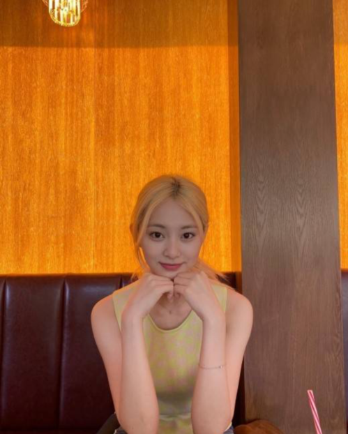 TWICE成员周子瑜