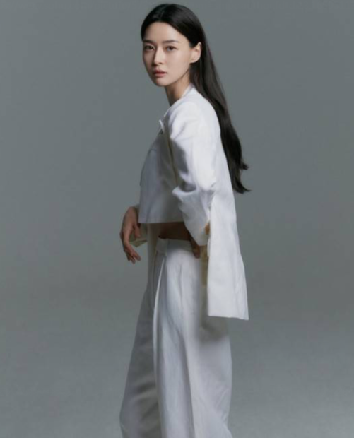 韩国女艺人权娜拉