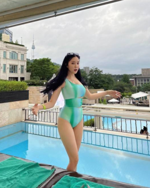 韩国女艺人孝敏