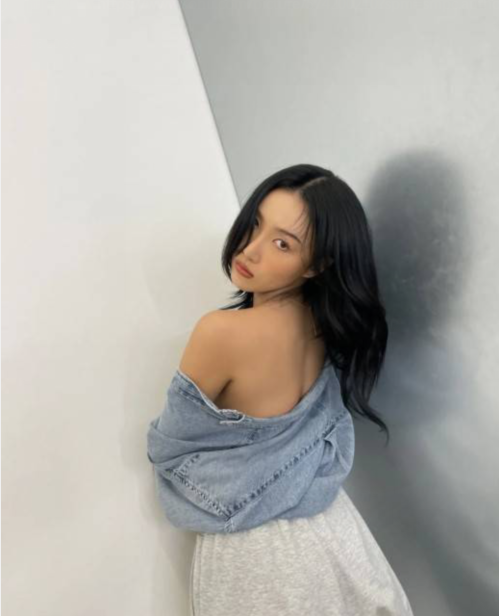 韩国女歌手华莎