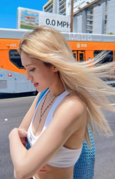 韩国女歌手全昭弥