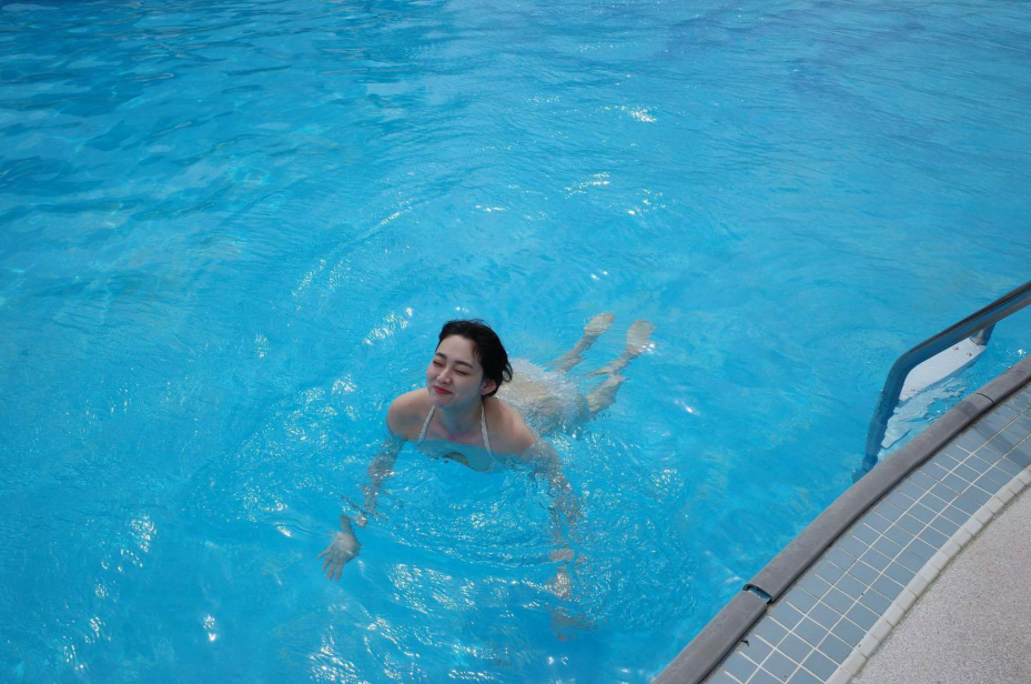 韩国女艺人姜美娜