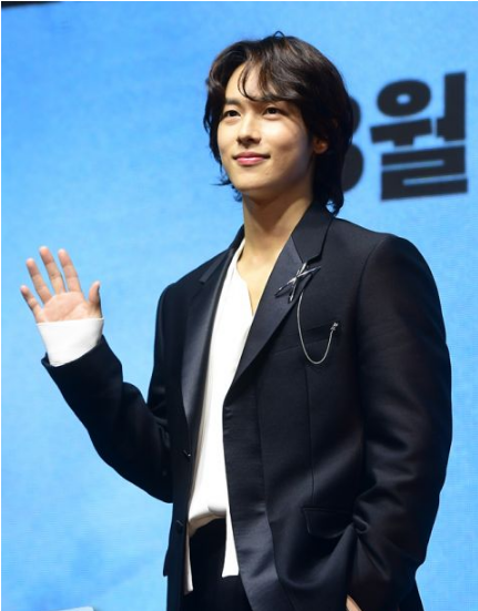 《紧急迫降》 任时完