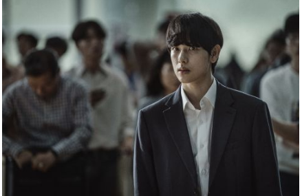 《紧急迫降》 任时完