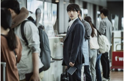 《紧急迫降》 任时完