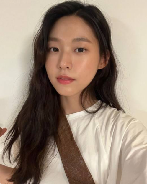 韩国女艺人雪炫