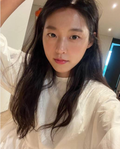 韩国女艺人雪炫