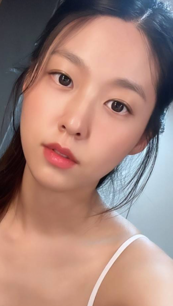 韩国女艺人雪炫