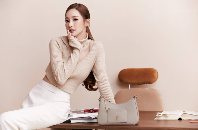 韩国女艺人朴敏英