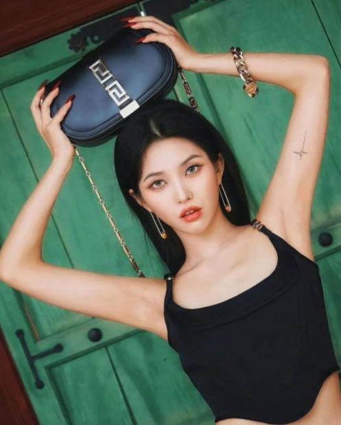 Q(WWO)]{OK`HFU(I@XBZ~XQ