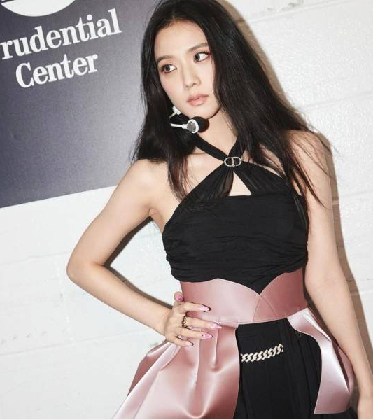 BLACKPINK成员 JISOO