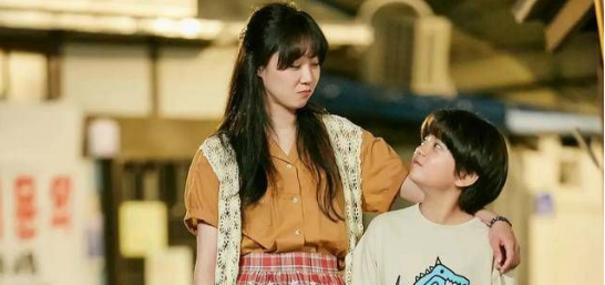 《山茶花开时》 孔晓振