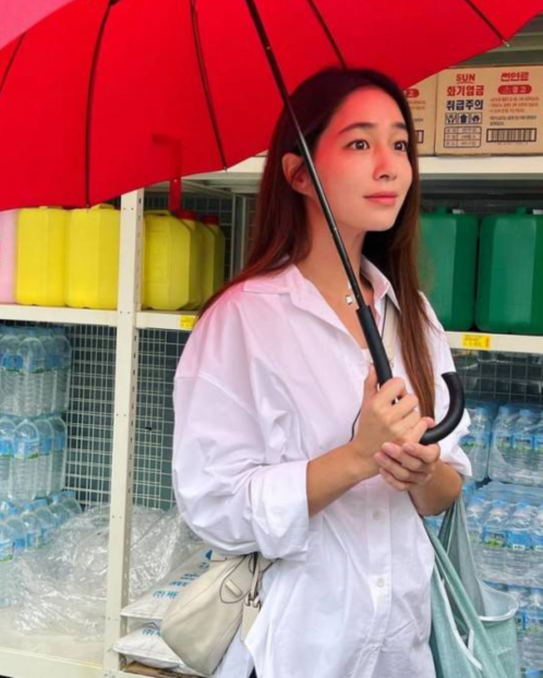 韩国女艺人李珉廷