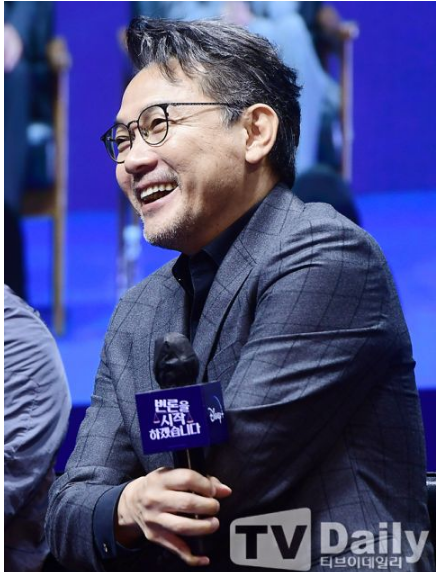 《争锋相辩》 郑丽媛