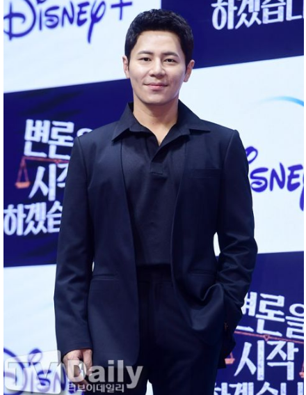 《争锋相辩》 郑丽媛