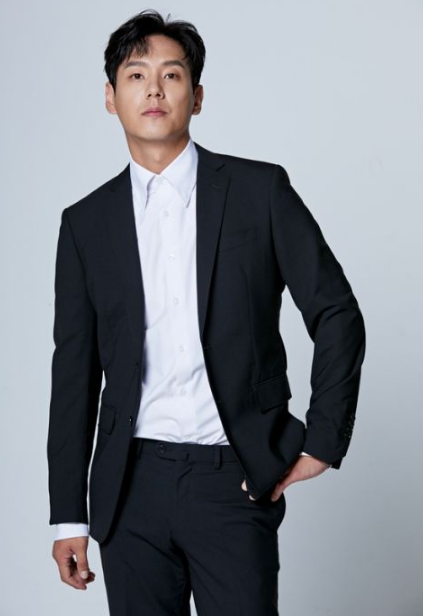 《神级秘书》白珍熙