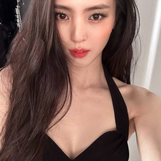韩国女艺人韩素希