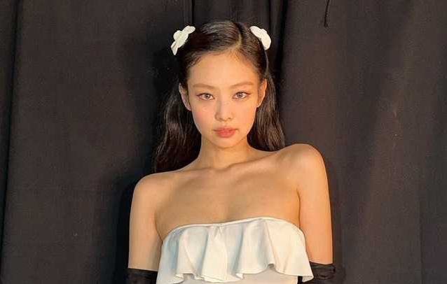 JENNIE