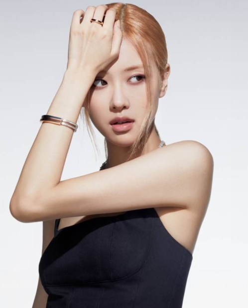 BLACKPINK成员ROS&Eacute;朴彩英