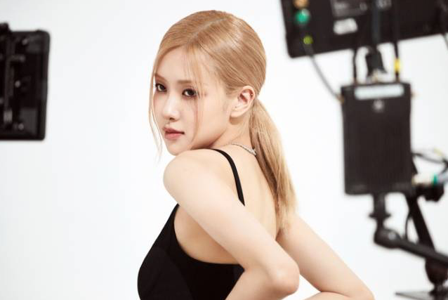 BLACKPINK成员ROS&Eacute;朴彩英