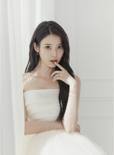 IU
