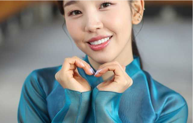 ~`%8)NHVAZ}63(0){V224(M