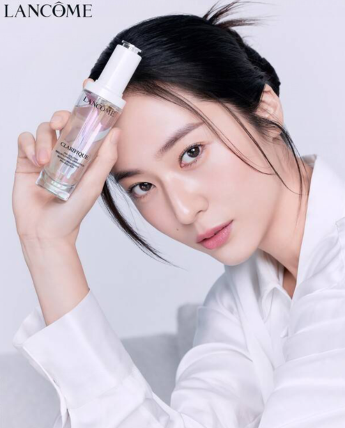 韩国女艺人郑秀晶