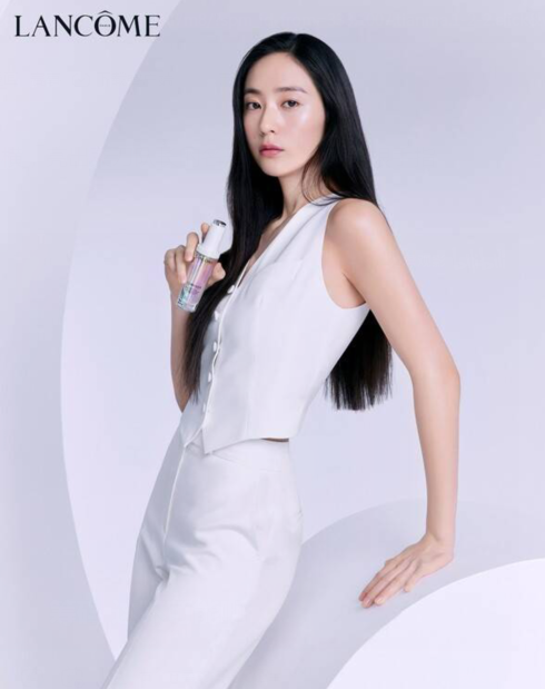 韩国女艺人郑秀晶