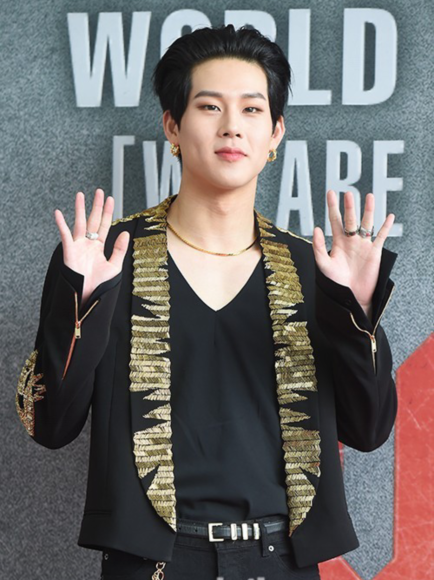 FY9%SHAXZJU8C393_U2JVGQ