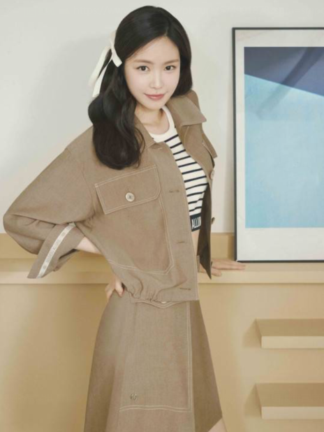 韩国女艺人孙娜恩
