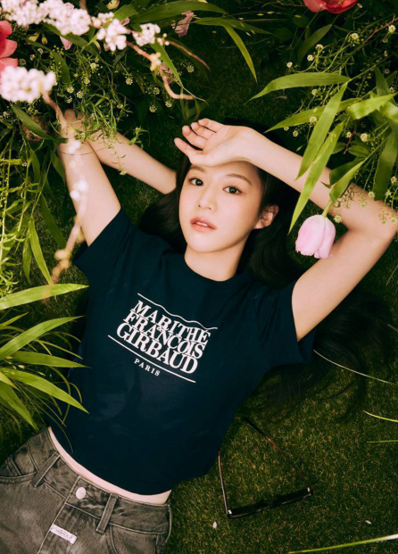 韩国女艺人高允贞最新女装品牌代言写真什么风格都能驾驭！
