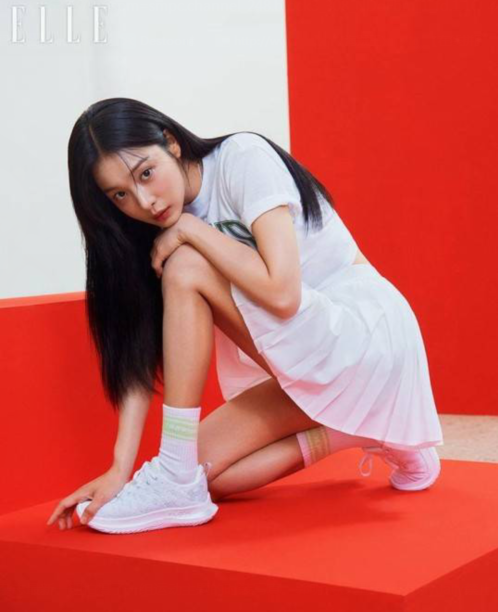韩国女艺人薛仁雅
