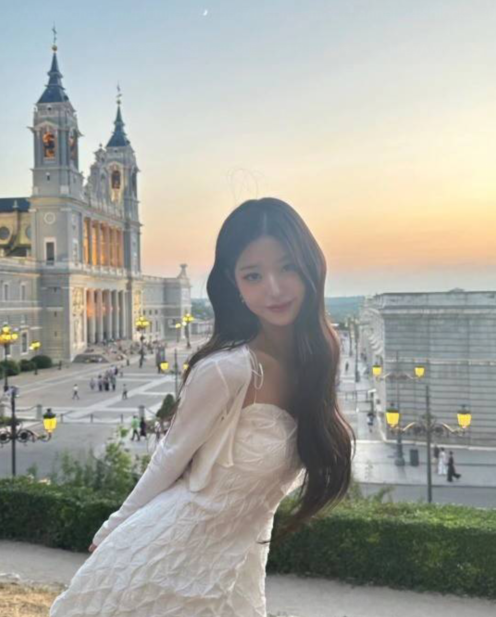 IVE成员张元英