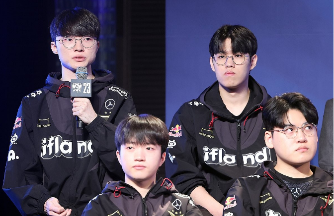 1NN{LS`YZF}6V0MWJNB}[_U