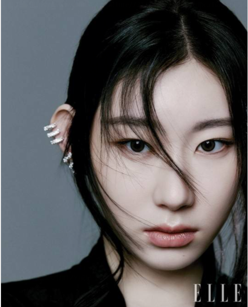 ITZY成员李彩领
