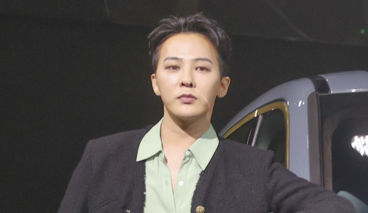 `(@7QD{X[X)R{H528XS~O)B