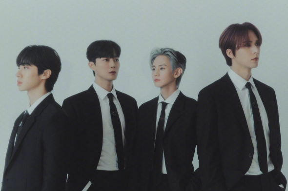 UUTJR{CH}1GV4R}[YN5CY{4