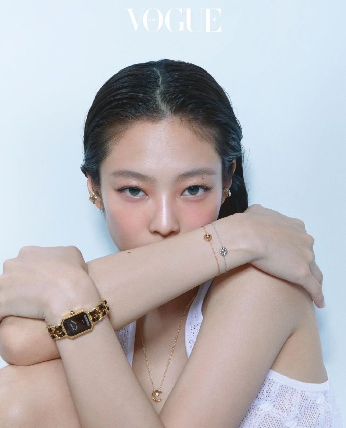 JENNIE 新登 韩国Vogue 五月刊写真新图一览