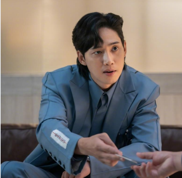 F7`1[8B}Q0C[GQ(V2`%W[}U