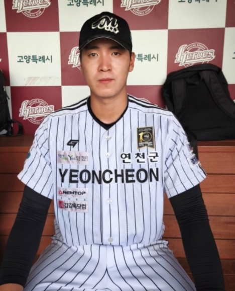 Q3U8YWAGS3O@%[C_I)MI8XA