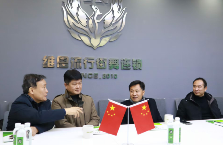 K8({Z1D[KD}UR4S)5X6Q~AT